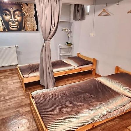 Simple Apartment Near Hockey & Football Arena 브라티슬라바 외부 사진