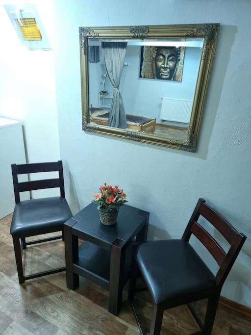 Simple Apartment Near Hockey & Football Arena 브라티슬라바 외부 사진